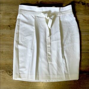 Elegant White Women's Skirt, Size 14
